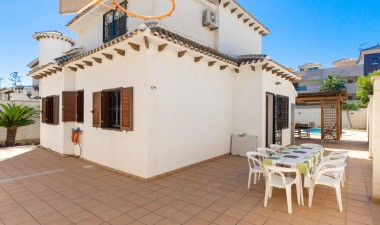 Resale - Villa - Orihuela Costa - La Zenia