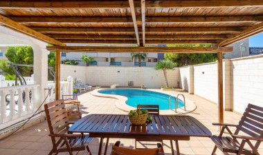 Resale - Villa - Orihuela Costa - La Zenia