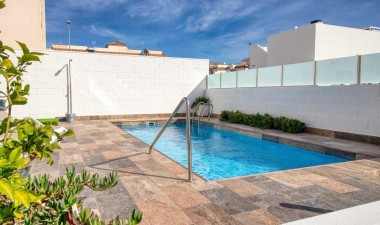 Resale - Villa - Orihuela Costa - PAU 26