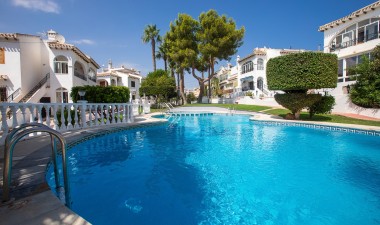 Resale - Bungalow - Torrevieja - Aguas nuevas 1