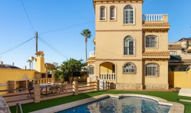 Resale - Villa - Orihuela Costa - La Florida