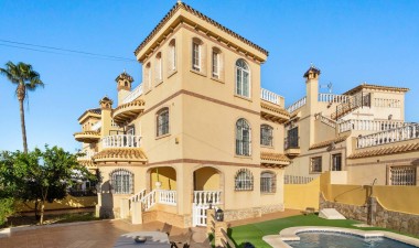 Resale - Villa - Orihuela Costa - La Florida