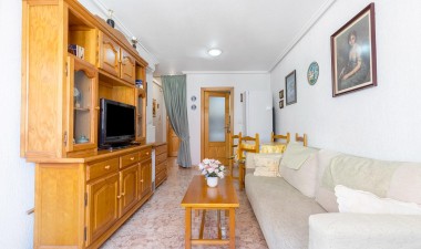 Resale - Apartment / flat - Torrevieja - Estacion De Autobuses