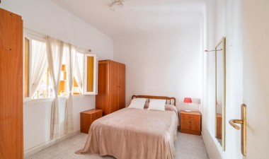 Resale - Apartment / flat - Torrevieja - Playa De Los Naufragos