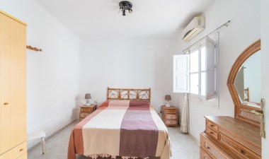 Resale - Apartment / flat - Torrevieja - Playa De Los Naufragos