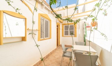 Resale - Apartment / flat - Torrevieja - Playa De Los Naufragos