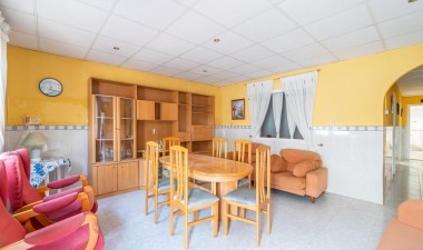 Resale - Apartment / flat - Torrevieja - Playa De Los Naufragos