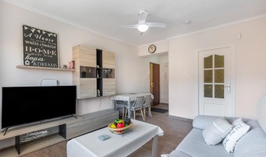 Resale - Apartment / flat - Torrevieja - Estacion De Autobuses