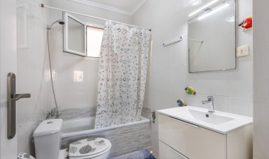 Resale - Apartment / flat - Torrevieja - Estacion De Autobuses