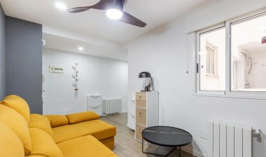 Resale - Apartment / flat - Torrevieja - Centro