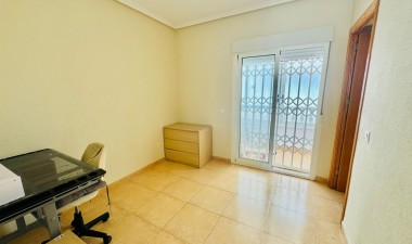 Resale - Bungalow - Torrevieja - Costa Blanca