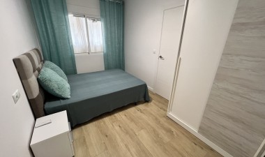 Resale - Apartment / flat - Torrevieja - Centro