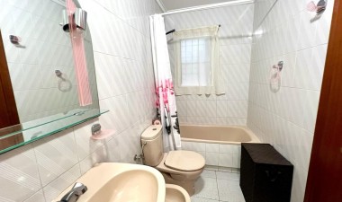 Resale - Apartment / flat - Torrevieja - Centro