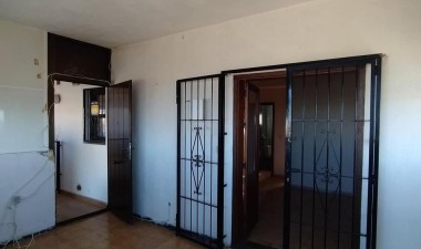 Resale - Apartment / flat - Torrevieja - La Mata