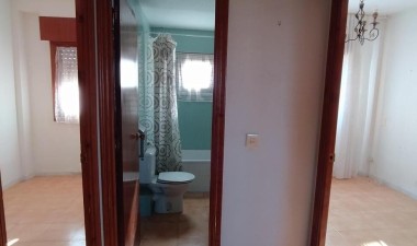 Resale - Apartment / flat - Torrevieja - La Mata