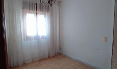 Resale - Apartment / flat - Torrevieja - La Mata