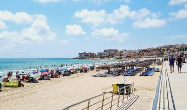 Resale - Apartment / flat - Torrevieja - La Mata