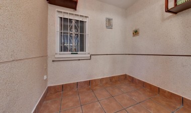 Resale - Town House - Torrevieja - Aguas Nuevas 2