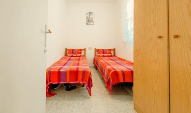 Resale - Apartment / flat - Torrevieja - Estacion De Autobuses