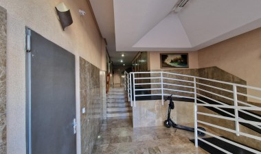 Resale - Apartment / flat - Torrevieja - Centro