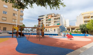 Resale - Apartment / flat - Torrevieja - La Mata