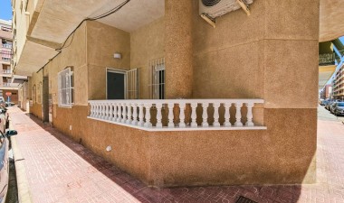 Resale - Apartment / flat - Torrevieja - Costa Blanca