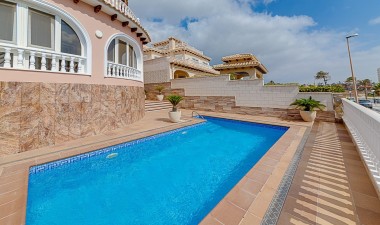 Resale - Villa - Orihuela Costa - La Zenia