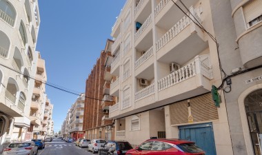 Resale - House - Torrevieja - Playa de los Locos