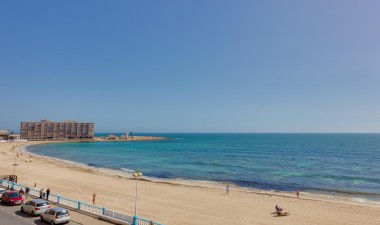 Odsprzedaż - Dom - Torrevieja - Playa de los Locos