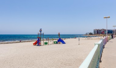 Odsprzedaż - Dom - Torrevieja - Playa de los Locos