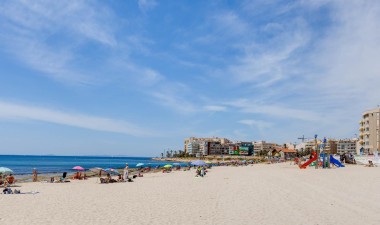 Odsprzedaż - Dom - Torrevieja - Playa de los Locos