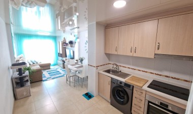 Resale - Apartment / flat - Torrevieja - Playa de los Locos