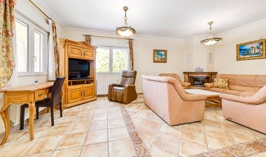 Resale - Villa - Orihuela Costa - La Zenia