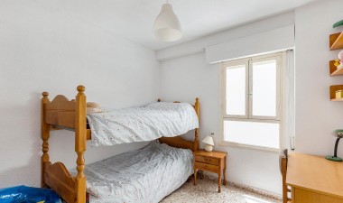 Resale - Apartment / flat - Torrevieja - Playa de los Locos