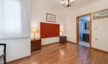 Resale - Apartment / flat - Torrevieja - Centro