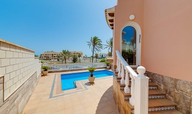 Resale - Villa - Orihuela Costa - La Zenia