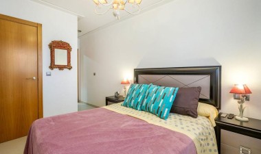 Resale - Apartment / flat - Torrevieja - La Mata