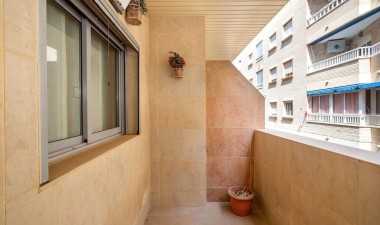 Resale - Apartment / flat - Torrevieja - La Mata