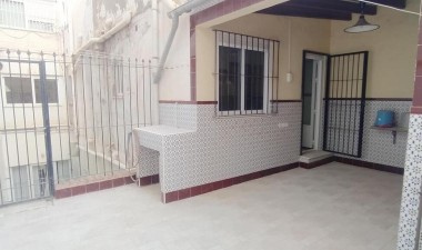 Resale - Apartment / flat - Torrevieja - PLAYA DEL CURA - CENTRO