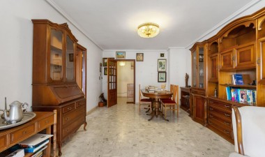 Resale - Apartment / flat - Torrevieja - Centro