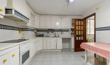 Resale - Apartment / flat - Torrevieja - Centro