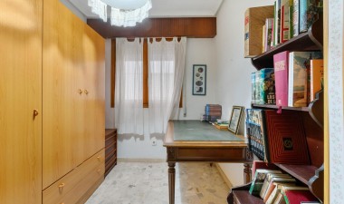 Resale - Apartment / flat - Torrevieja - Centro