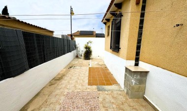 Resale - Bungalow - Torrevieja - Costa Blanca