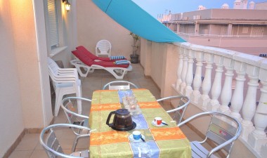 Odsprzedaż - Mieszkanie w bloku - Torrevieja - Playa del Cura