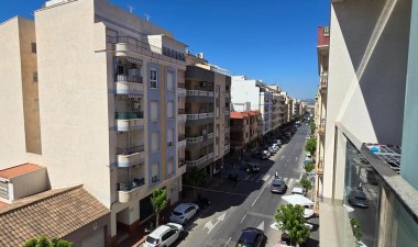 Resale - Apartment / flat - Torrevieja - CENTRE