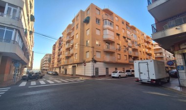 Resale - Apartment / flat - Torrevieja - Acequion