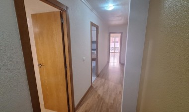 Resale - Apartment / flat - Torrevieja - Acequion