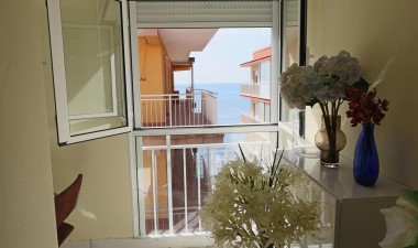 Resale - Apartment / flat - Torrevieja - Playa De Los Naufragos