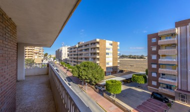 Resale - Apartment / flat - Punta Prima - Costa Blanca