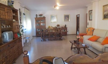 Resale - Villa - Salinas - Inland